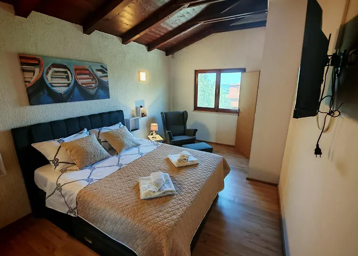 Апартаменти Olive And Herb Retreat Пула