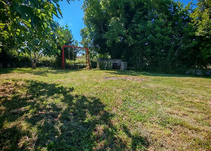 Olive And Herb Retreat Pula